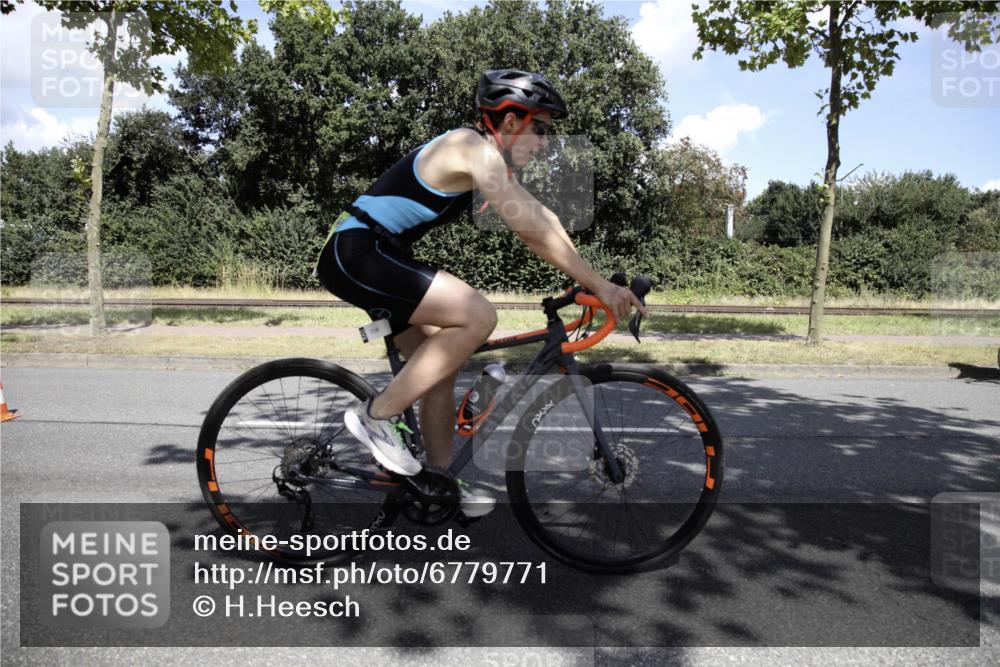 11.08.2024 - GEWOBA Citytriathlon Bremen H.Heesch http://msf.ph/oto/6779771 11.08.2024 13:23:19 Radfahren 203, 248, 567, 570, 613, 653, 698, 708, 731 meine-sportfotos.de