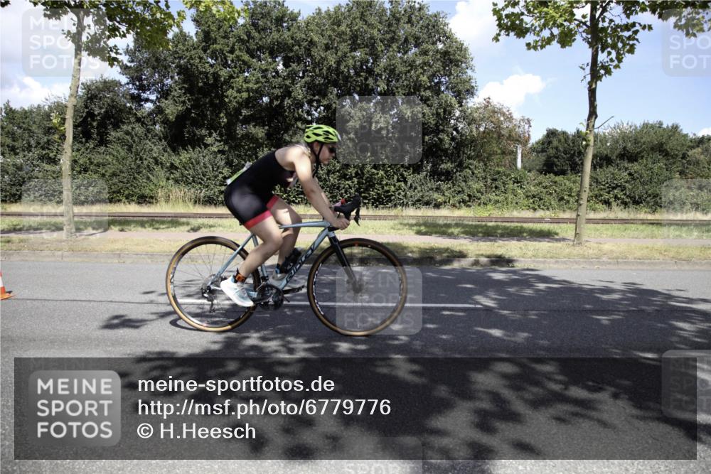 11.08.2024 - GEWOBA Citytriathlon Bremen H.Heesch http://msf.ph/oto/6779776 11.08.2024 13:23:21 Radfahren 203, 210, 248, 283, 567, 570, 613, 653, 708, 731 meine-sportfotos.de