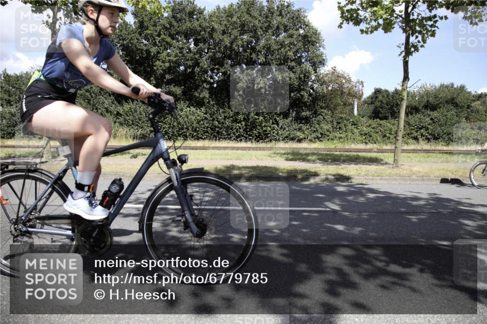 11.08.2024 - GEWOBA Citytriathlon Bremen H.Heesch http://msf.ph/oto/6779785 11.08.2024 13:23:22 Radfahren 203, 210, 248, 283, 567, 570, 613, 653, 708, 731 meine-sportfotos.de