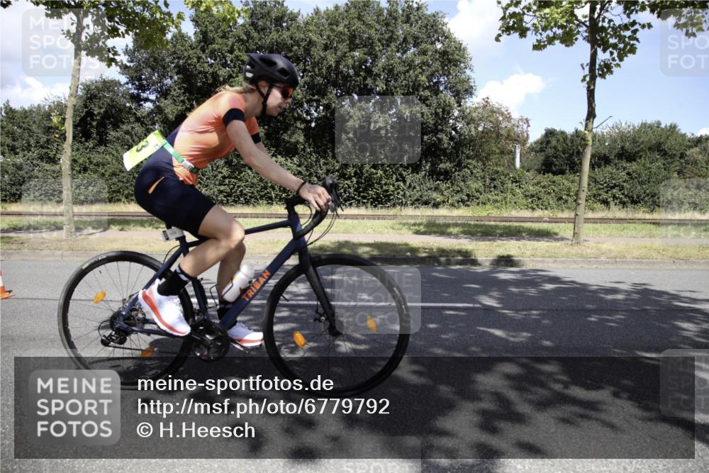 11.08.2024 - GEWOBA Citytriathlon Bremen H.Heesch http://msf.ph/oto/6779792 11.08.2024 13:23:26 Radfahren 203, 210, 248, 283, 567, 570, 613, 653, 708, 731 meine-sportfotos.de