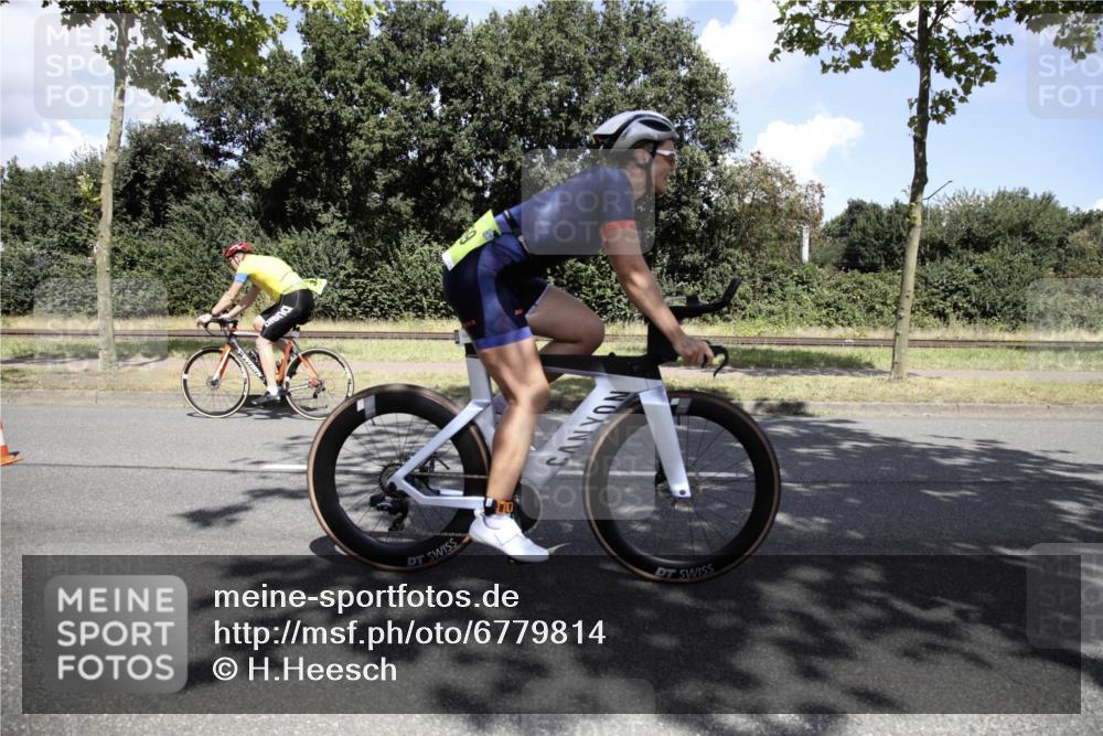 11.08.2024 - GEWOBA Citytriathlon Bremen H.Heesch http://msf.ph/oto/6779814 11.08.2024 13:23:53 Radfahren 275, 344, 501, 577, 635, 669, 674, 705, 712 meine-sportfotos.de