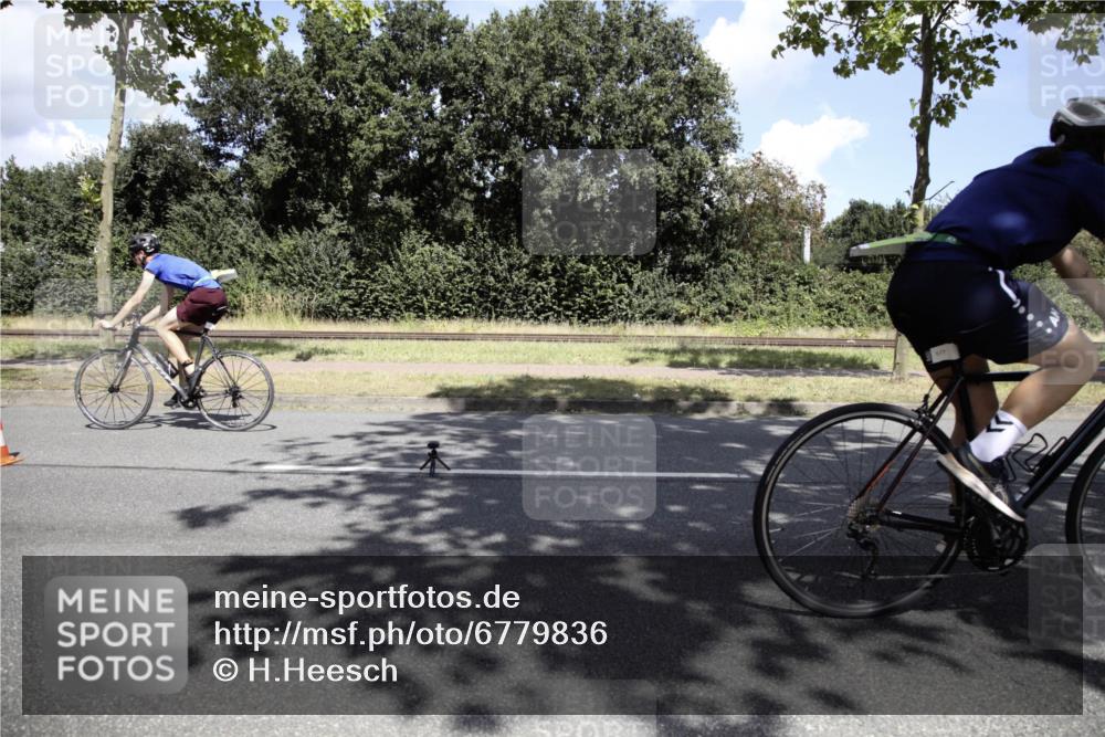 11.08.2024 - GEWOBA Citytriathlon Bremen H.Heesch http://msf.ph/oto/6779836 11.08.2024 13:24:00 Radfahren 275, 344, 501, 577, 627, 635, 669, 711, 712 meine-sportfotos.de
