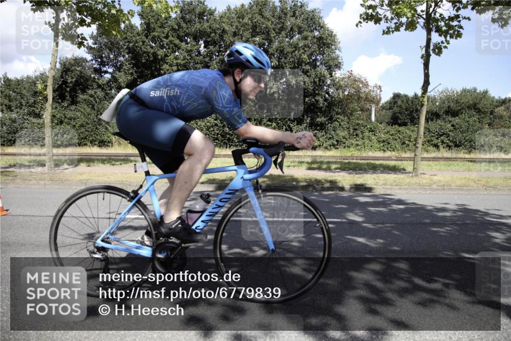 11.08.2024 - GEWOBA Citytriathlon Bremen H.Heesch http://msf.ph/oto/6779839 11.08.2024 13:24:02 Radfahren 275, 344, 501, 577, 627, 635, 669, 711, 712 meine-sportfotos.de