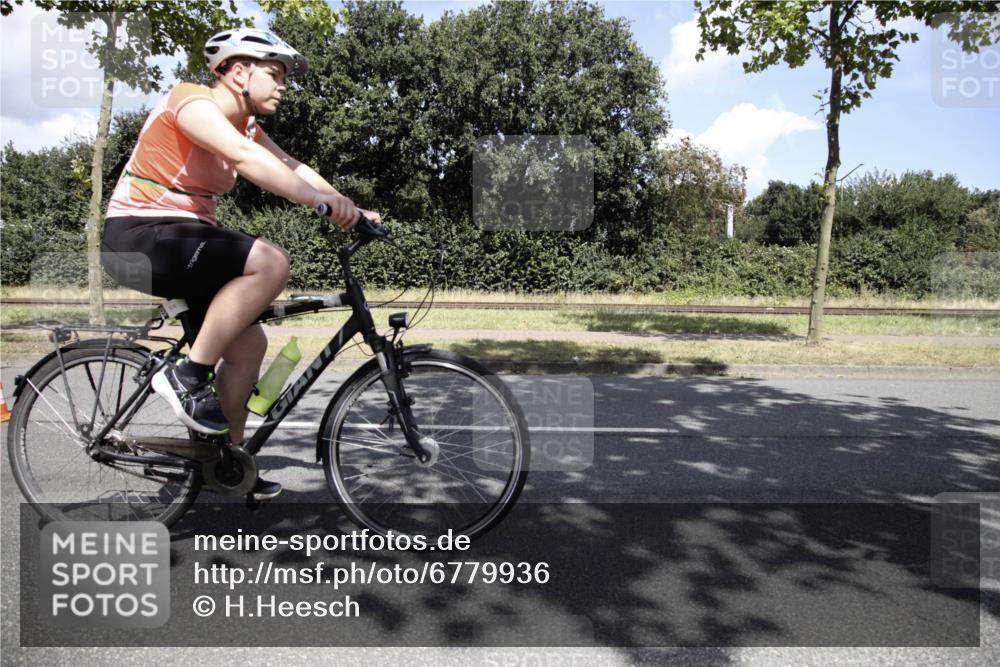 11.08.2024 - GEWOBA Citytriathlon Bremen H.Heesch http://msf.ph/oto/6779936 11.08.2024 13:25:00 Radfahren 214, 271, 565, 566, 631, 647, 652 meine-sportfotos.de