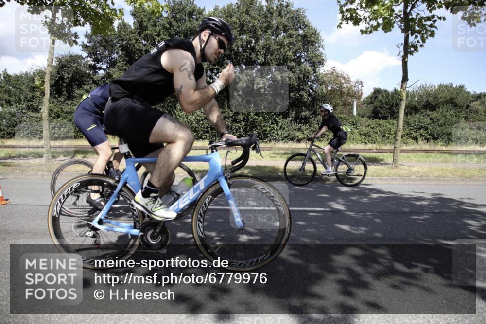 11.08.2024 - GEWOBA Citytriathlon Bremen H.Heesch http://msf.ph/oto/6779976 11.08.2024 13:25:32 Radfahren 225, 301, 309, 316, 328, 471, 658, 660, 672, 720 meine-sportfotos.de