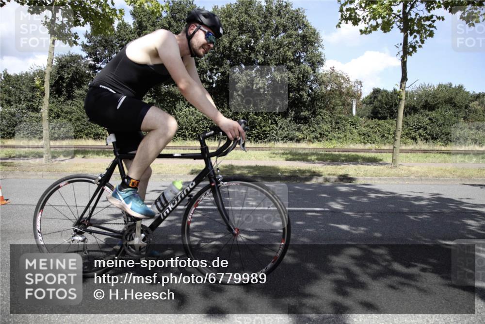 11.08.2024 - GEWOBA Citytriathlon Bremen H.Heesch http://msf.ph/oto/6779989 11.08.2024 13:25:39 Radfahren 225, 301, 316, 328, 471, 650, 658, 672, 720 meine-sportfotos.de