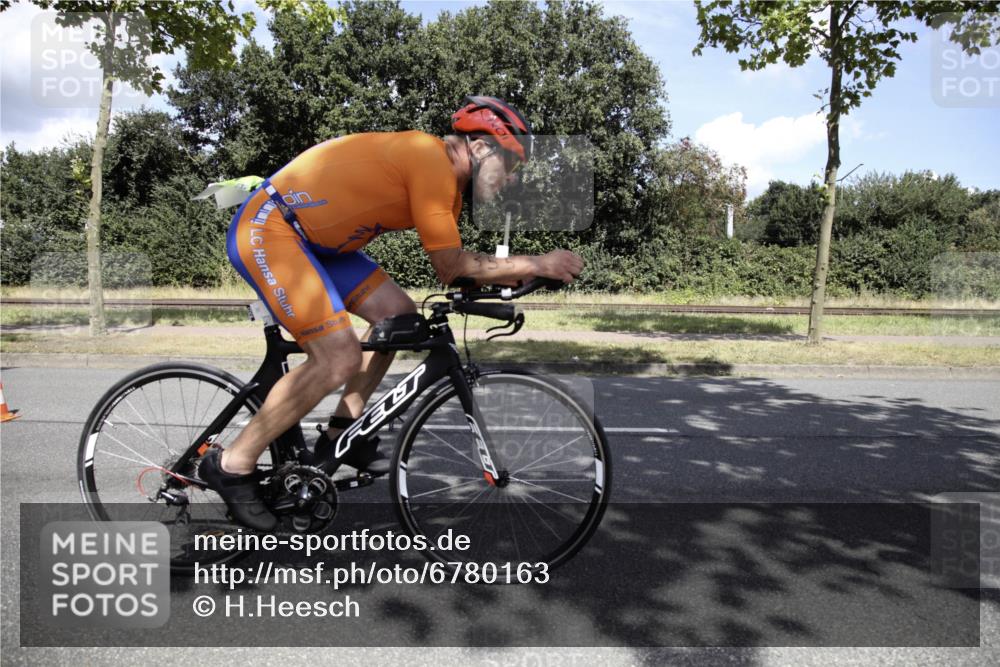 11.08.2024 - GEWOBA Citytriathlon Bremen H.Heesch http://msf.ph/oto/6780163 11.08.2024 13:27:27 Radfahren 317, 327, xxx, 619 meine-sportfotos.de
