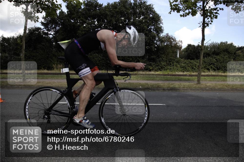 11.08.2024 - GEWOBA Citytriathlon Bremen H.Heesch http://msf.ph/oto/6780246 11.08.2024 13:28:30 Radfahren 201, 206, 232, 285, 308, 311, 326, 372, 381, 390, 434, 435, 456, 510, 534, 542 meine-sportfotos.de