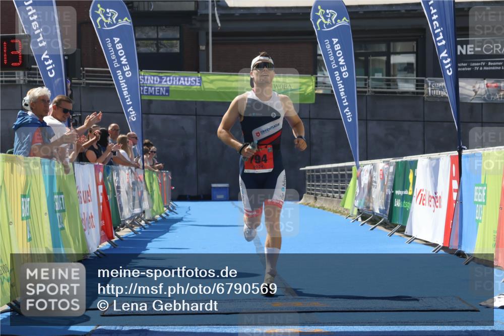 11.08.2024 - GEWOBA Citytriathlon Bremen Lena Gebhardt http://msf.ph/oto/6790569 11.08.2024 13:18:09 Ziel 794 meine-sportfotos.de
