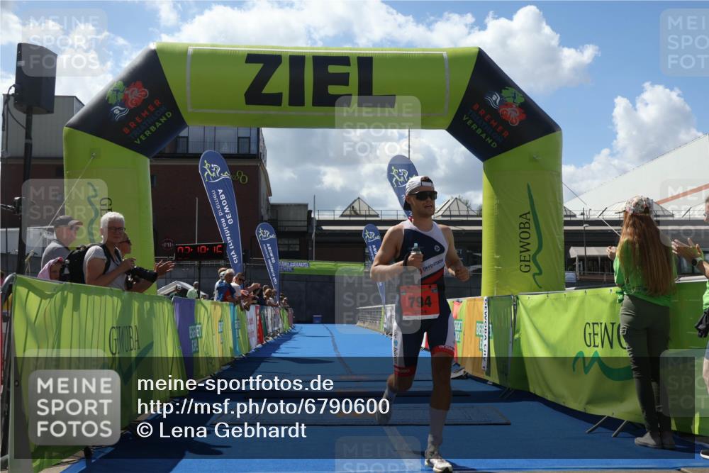 11.08.2024 - GEWOBA Citytriathlon Bremen Lena Gebhardt http://msf.ph/oto/6790600 11.08.2024 13:18:12 Ziel 794 meine-sportfotos.de
