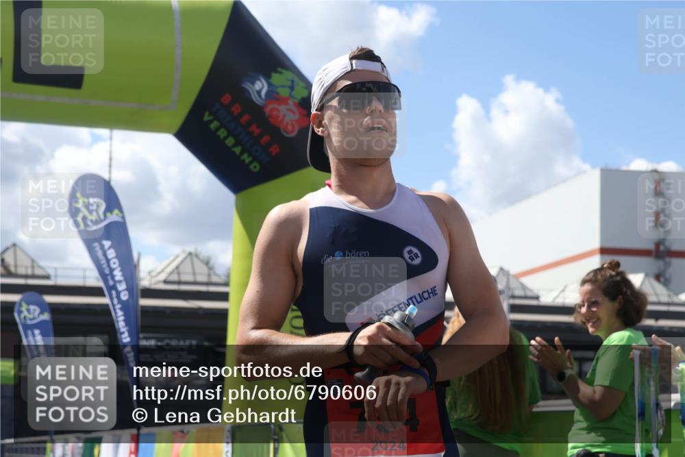 11.08.2024 - GEWOBA Citytriathlon Bremen Lena Gebhardt http://msf.ph/oto/6790606 11.08.2024 13:18:13 Ziel 794 meine-sportfotos.de