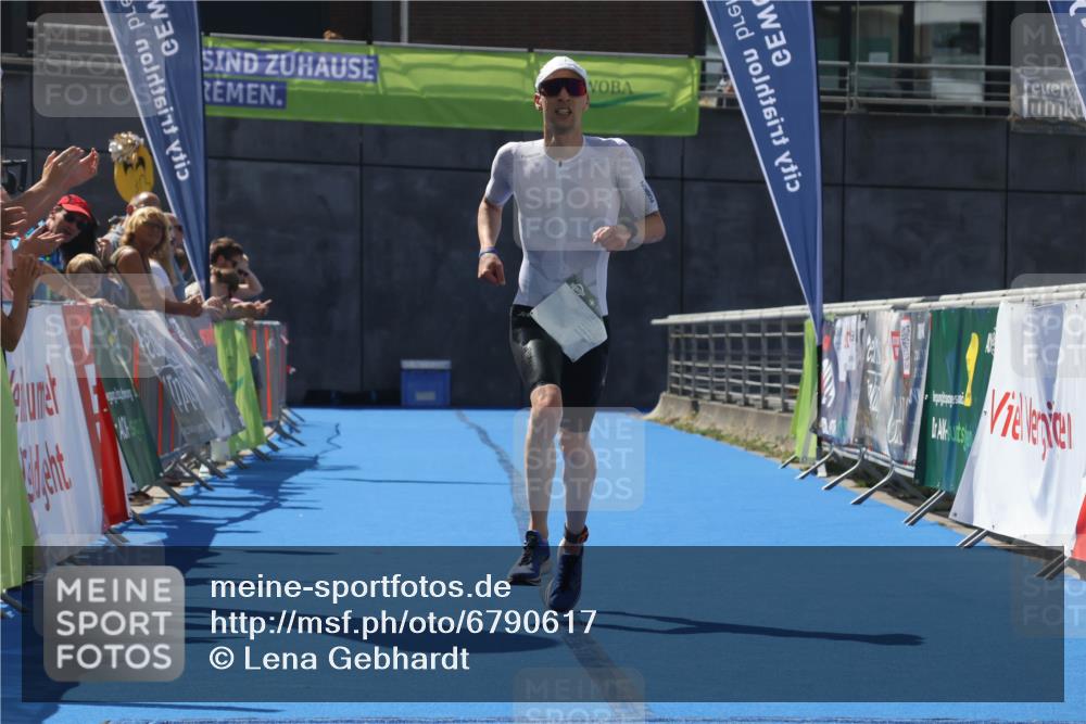 11.08.2024 - GEWOBA Citytriathlon Bremen Lena Gebhardt http://msf.ph/oto/6790617 11.08.2024 13:18:42 Ziel 844 meine-sportfotos.de