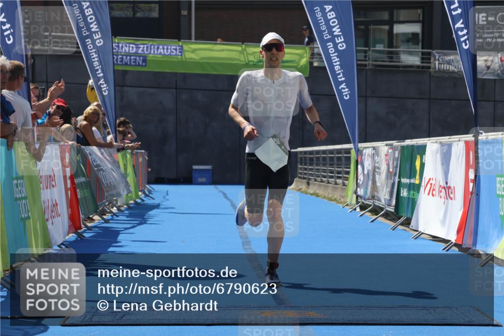11.08.2024 - GEWOBA Citytriathlon Bremen Lena Gebhardt http://msf.ph/oto/6790623 11.08.2024 13:18:42 Ziel 844 meine-sportfotos.de