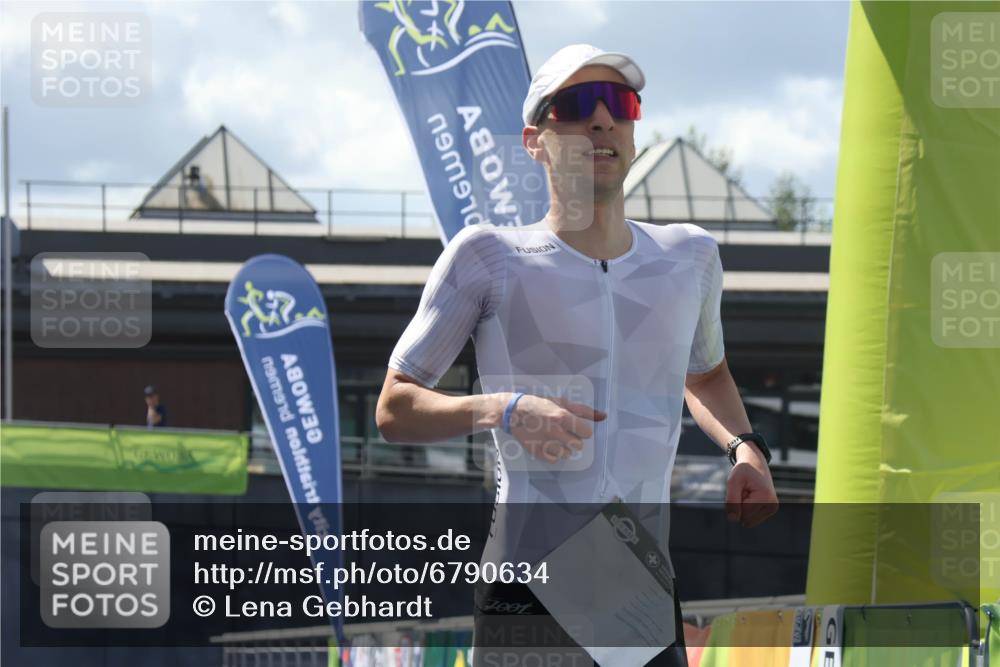 11.08.2024 - GEWOBA Citytriathlon Bremen Lena Gebhardt http://msf.ph/oto/6790634 11.08.2024 13:18:44 Ziel 844 meine-sportfotos.de