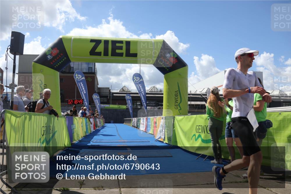 11.08.2024 - GEWOBA Citytriathlon Bremen Lena Gebhardt http://msf.ph/oto/6790643 11.08.2024 13:18:46 Ziel 844 meine-sportfotos.de