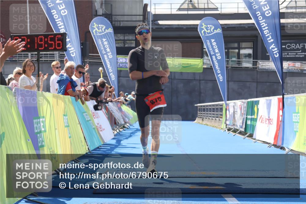 11.08.2024 - GEWOBA Citytriathlon Bremen Lena Gebhardt http://msf.ph/oto/6790675 11.08.2024 13:19:52 Ziel 878 meine-sportfotos.de