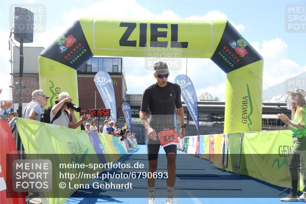 11.08.2024 - GEWOBA Citytriathlon Bremen Lena Gebhardt http://msf.ph/oto/6790693 11.08.2024 13:19:55 Ziel 878 meine-sportfotos.de