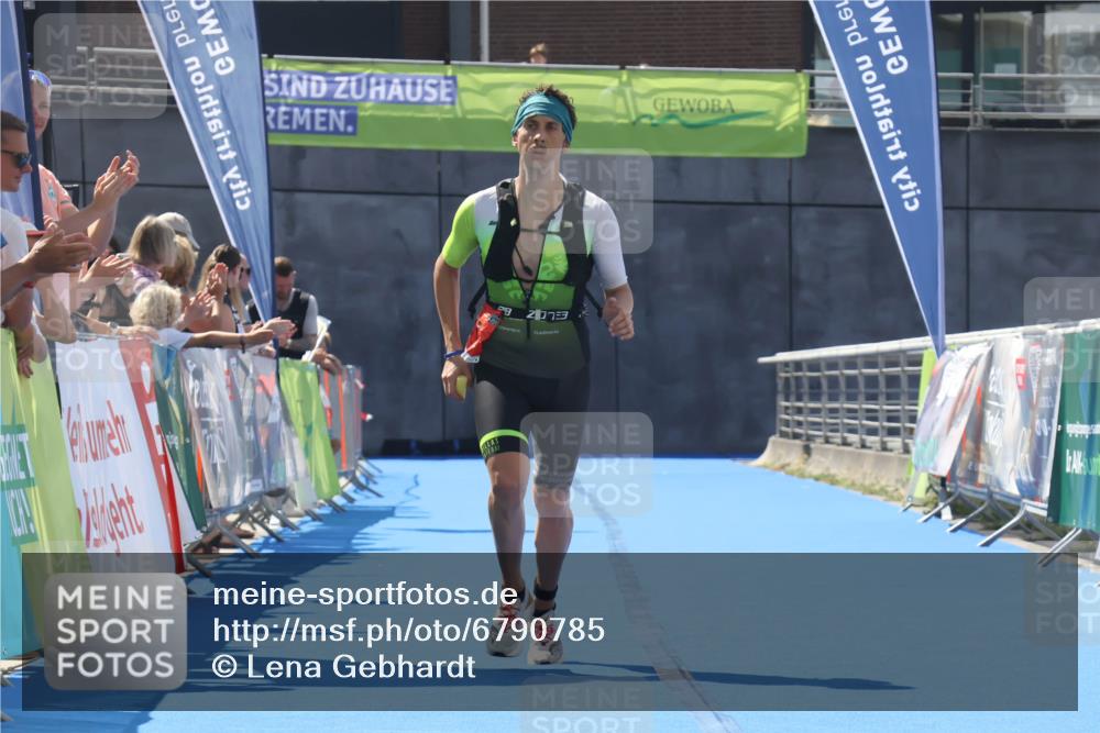 11.08.2024 - GEWOBA Citytriathlon Bremen Lena Gebhardt http://msf.ph/oto/6790785 11.08.2024 13:22:12 Ziel 817 meine-sportfotos.de