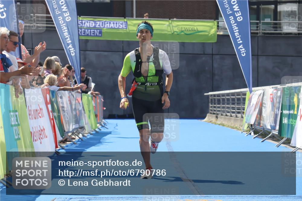 11.08.2024 - GEWOBA Citytriathlon Bremen Lena Gebhardt http://msf.ph/oto/6790786 11.08.2024 13:22:13 Ziel 817 meine-sportfotos.de