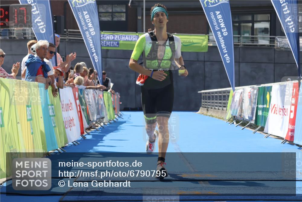 11.08.2024 - GEWOBA Citytriathlon Bremen Lena Gebhardt http://msf.ph/oto/6790795 11.08.2024 13:22:14 Ziel 817 meine-sportfotos.de