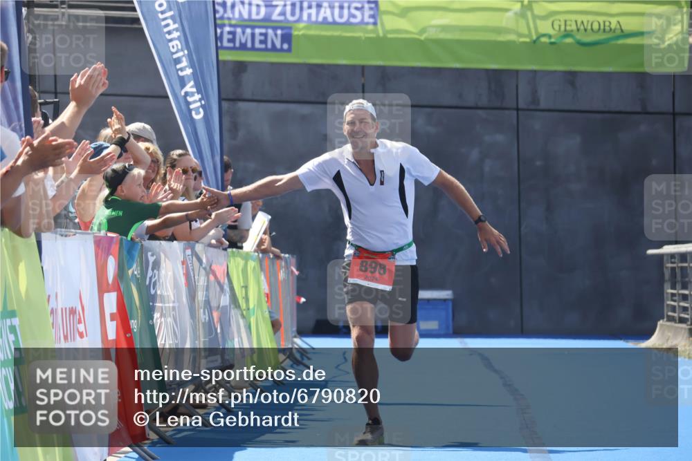 11.08.2024 - GEWOBA Citytriathlon Bremen Lena Gebhardt http://msf.ph/oto/6790820 11.08.2024 13:22:22 Ziel 817, 898 meine-sportfotos.de