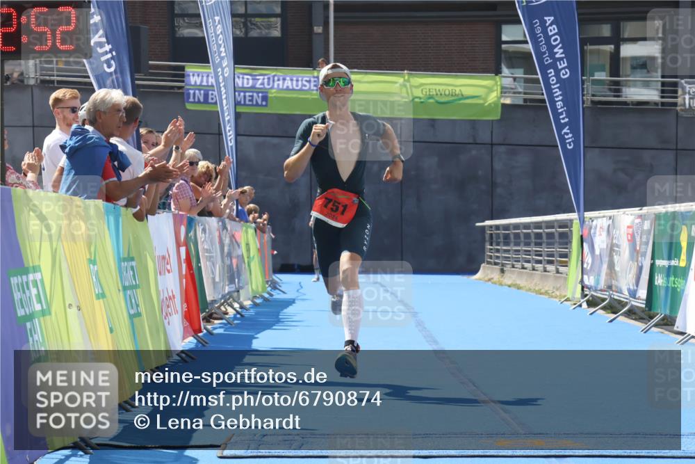 11.08.2024 - GEWOBA Citytriathlon Bremen Lena Gebhardt http://msf.ph/oto/6790874 11.08.2024 13:22:49 Ziel 751, 857 meine-sportfotos.de