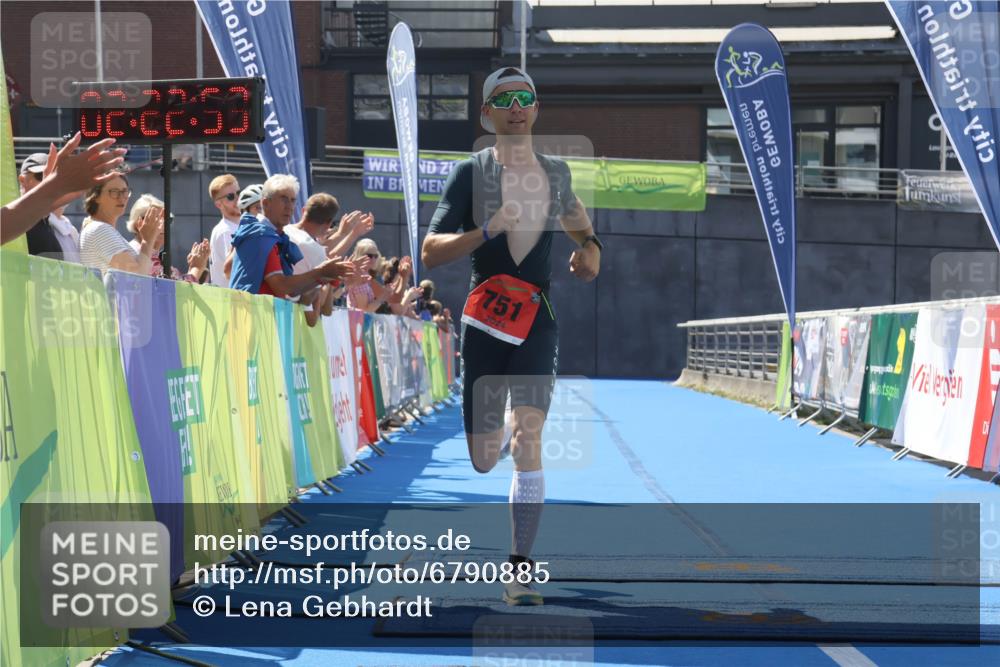 11.08.2024 - GEWOBA Citytriathlon Bremen Lena Gebhardt http://msf.ph/oto/6790885 11.08.2024 13:22:50 Ziel 751, 857 meine-sportfotos.de