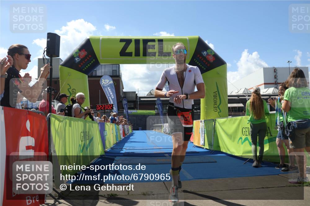 11.08.2024 - GEWOBA Citytriathlon Bremen Lena Gebhardt http://msf.ph/oto/6790965 11.08.2024 13:22:58 Ziel 751, 857 meine-sportfotos.de