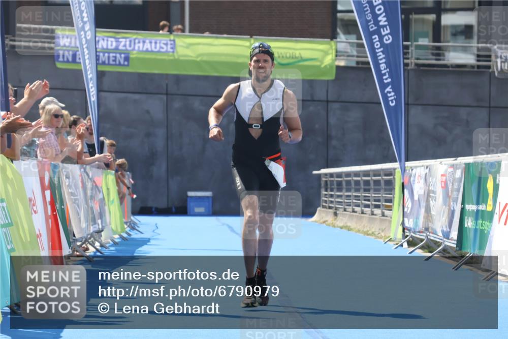 11.08.2024 - GEWOBA Citytriathlon Bremen Lena Gebhardt http://msf.ph/oto/6790979 11.08.2024 13:23:43 Ziel 807 meine-sportfotos.de