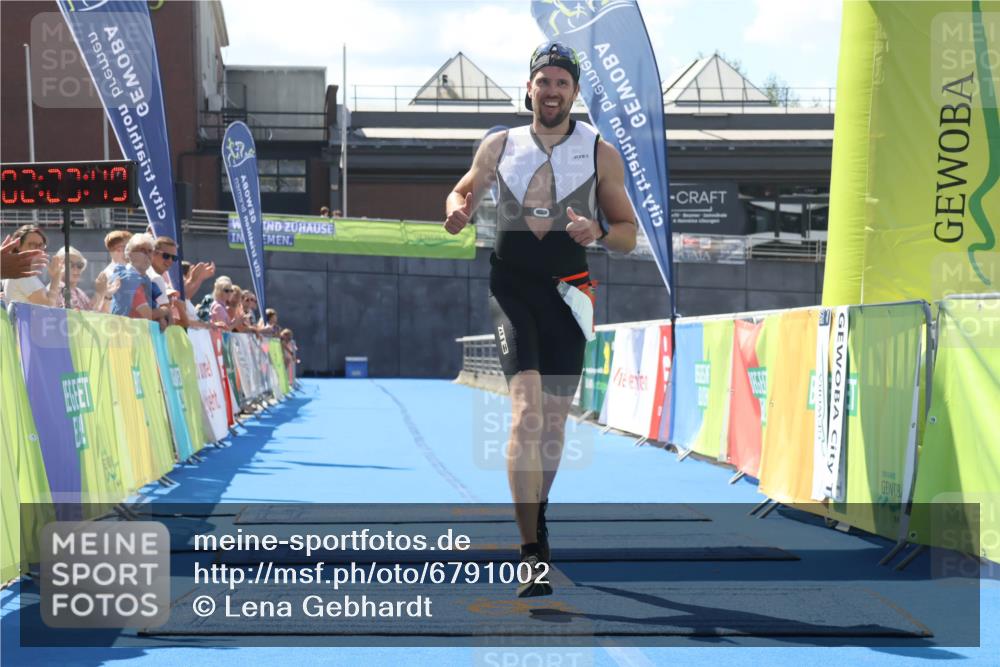 11.08.2024 - GEWOBA Citytriathlon Bremen Lena Gebhardt http://msf.ph/oto/6791002 11.08.2024 13:23:46 Ziel 807 meine-sportfotos.de