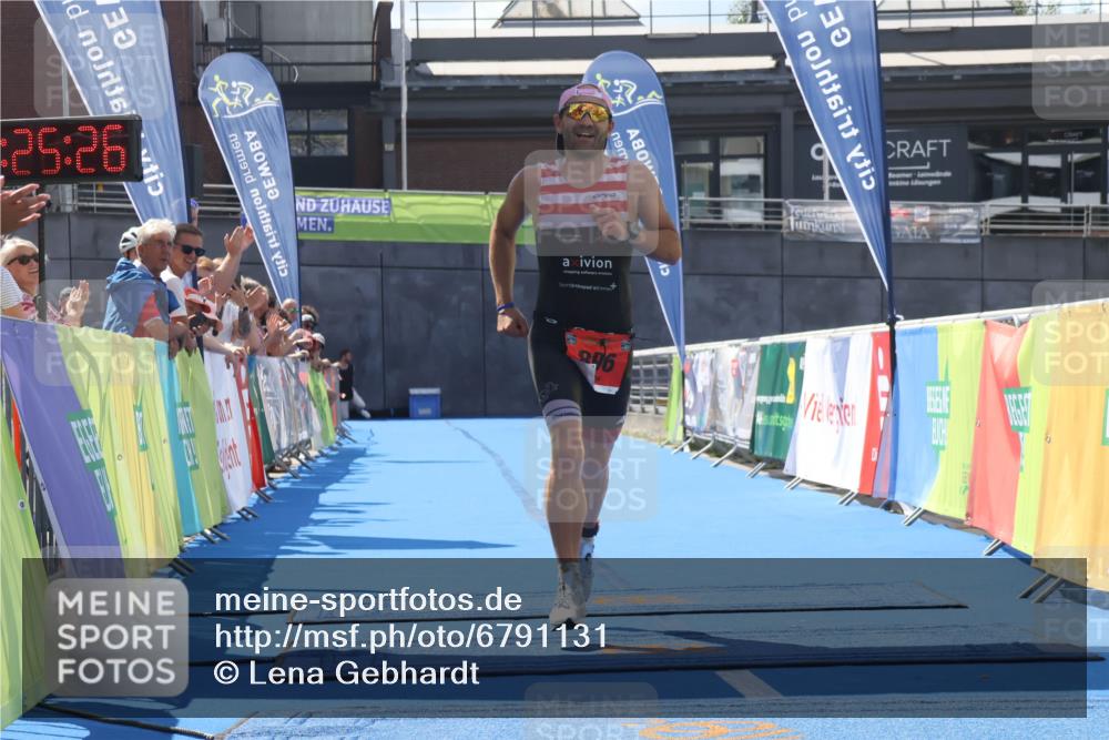 11.08.2024 - GEWOBA Citytriathlon Bremen Lena Gebhardt http://msf.ph/oto/6791131 11.08.2024 13:25:22 Ziel 896 meine-sportfotos.de