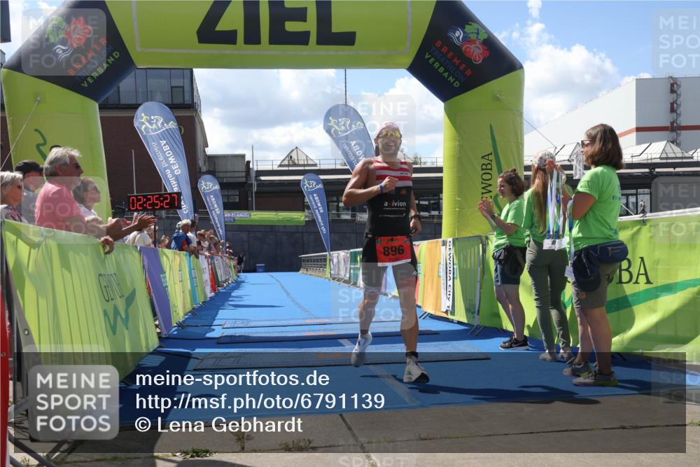 11.08.2024 - GEWOBA Citytriathlon Bremen Lena Gebhardt http://msf.ph/oto/6791139 11.08.2024 13:25:24 Ziel 896 meine-sportfotos.de