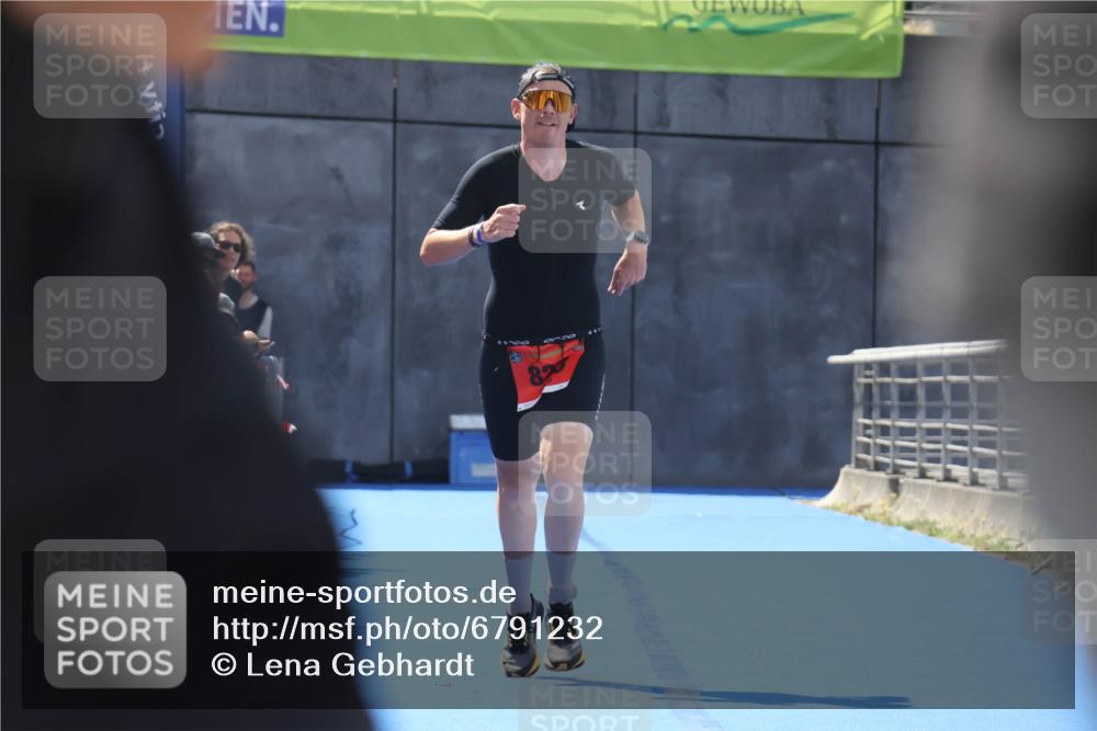 11.08.2024 - GEWOBA Citytriathlon Bremen Lena Gebhardt http://msf.ph/oto/6791232 11.08.2024 13:26:48 Ziel 823 meine-sportfotos.de