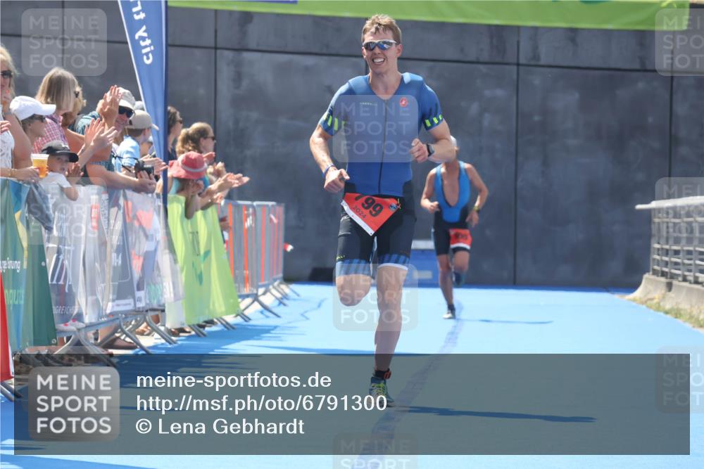 11.08.2024 - GEWOBA Citytriathlon Bremen Lena Gebhardt http://msf.ph/oto/6791300 11.08.2024 13:27:59 Ziel 799, 905 meine-sportfotos.de