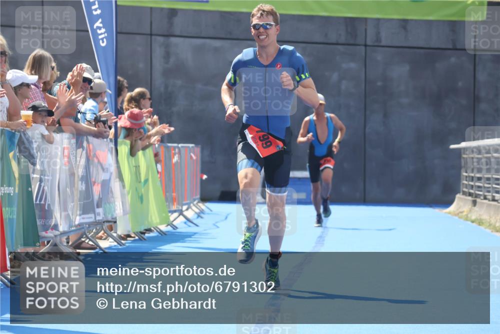 11.08.2024 - GEWOBA Citytriathlon Bremen Lena Gebhardt http://msf.ph/oto/6791302 11.08.2024 13:27:59 Ziel 799, 905 meine-sportfotos.de