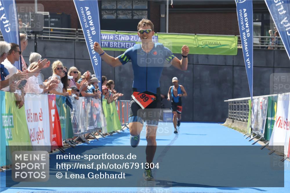 11.08.2024 - GEWOBA Citytriathlon Bremen Lena Gebhardt http://msf.ph/oto/6791304 11.08.2024 13:28:00 Ziel 799, 905 meine-sportfotos.de
