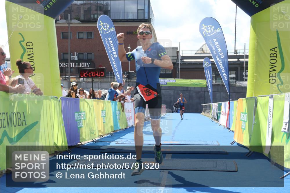 11.08.2024 - GEWOBA Citytriathlon Bremen Lena Gebhardt http://msf.ph/oto/6791320 11.08.2024 13:28:01 Ziel 799, 905 meine-sportfotos.de