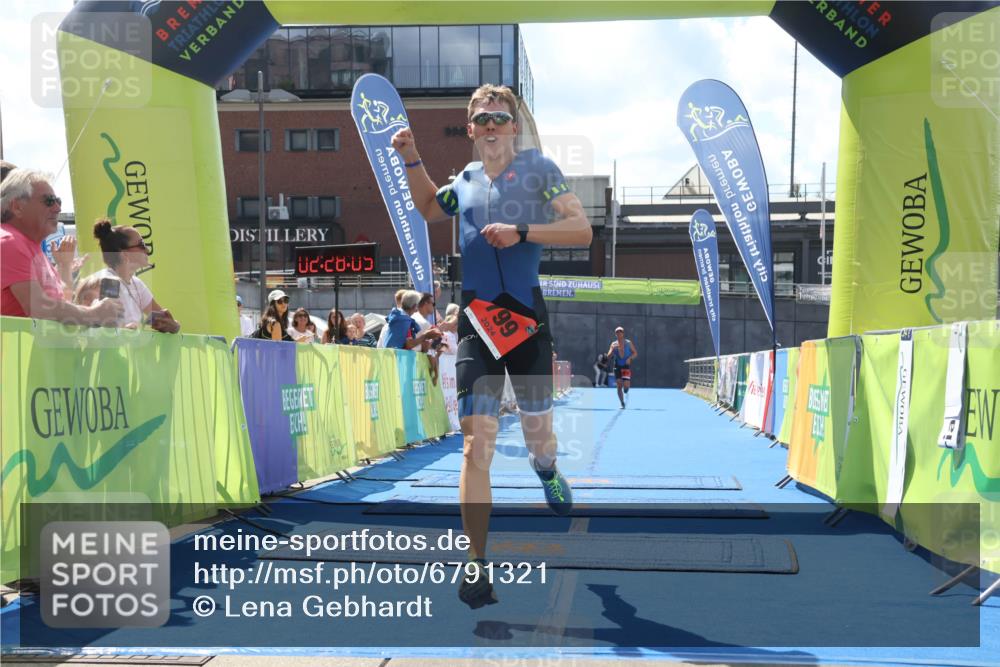 11.08.2024 - GEWOBA Citytriathlon Bremen Lena Gebhardt http://msf.ph/oto/6791321 11.08.2024 13:28:02 Ziel 799, 905 meine-sportfotos.de