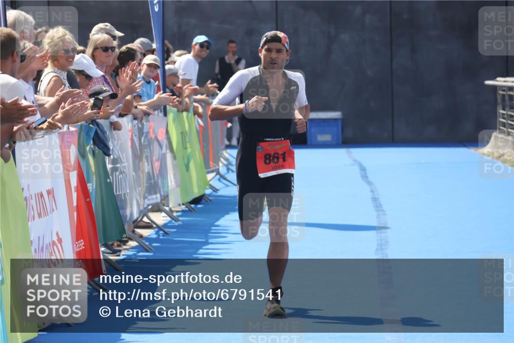 11.08.2024 - GEWOBA Citytriathlon Bremen Lena Gebhardt http://msf.ph/oto/6791541 11.08.2024 13:29:05 Ziel 861 meine-sportfotos.de
