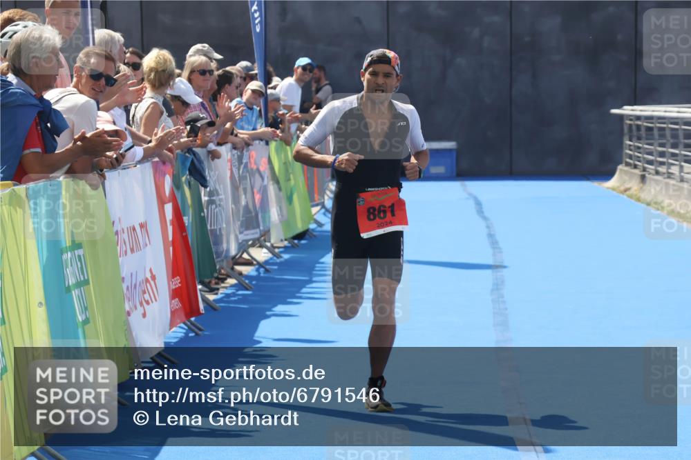 11.08.2024 - GEWOBA Citytriathlon Bremen Lena Gebhardt http://msf.ph/oto/6791546 11.08.2024 13:29:05 Ziel 861 meine-sportfotos.de