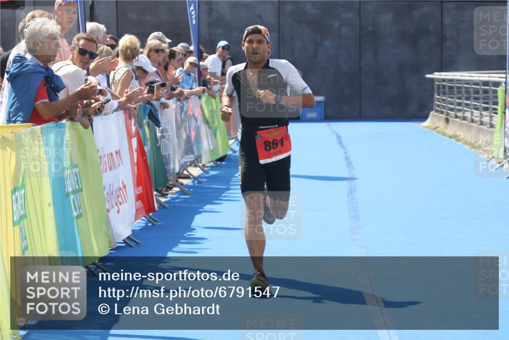 11.08.2024 - GEWOBA Citytriathlon Bremen Lena Gebhardt http://msf.ph/oto/6791547 11.08.2024 13:29:06 Ziel 861 meine-sportfotos.de