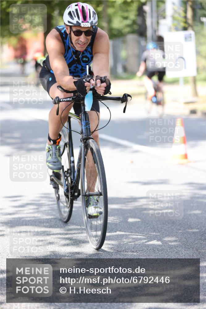 11.08.2024 - GEWOBA Citytriathlon Bremen H.Heesch http://msf.ph/oto/6792446 11.08.2024 13:20:16 Radfahren 550, 551, 606, 675, 681, 685 meine-sportfotos.de