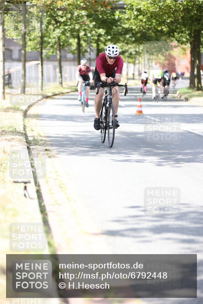 11.08.2024 - GEWOBA Citytriathlon Bremen H.Heesch http://msf.ph/oto/6792448 11.08.2024 13:20:20 Radfahren 550, 551, 606, 637, 681, 683, 685 meine-sportfotos.de