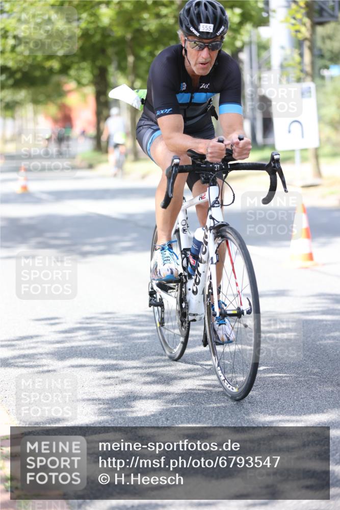 11.08.2024 - GEWOBA Citytriathlon Bremen H.Heesch http://msf.ph/oto/6793547 11.08.2024 13:22:01 Radfahren 494, 545, 554, 555, 571, 592, 622, 624, 639, 643, 668, 682, 684, 717 meine-sportfotos.de