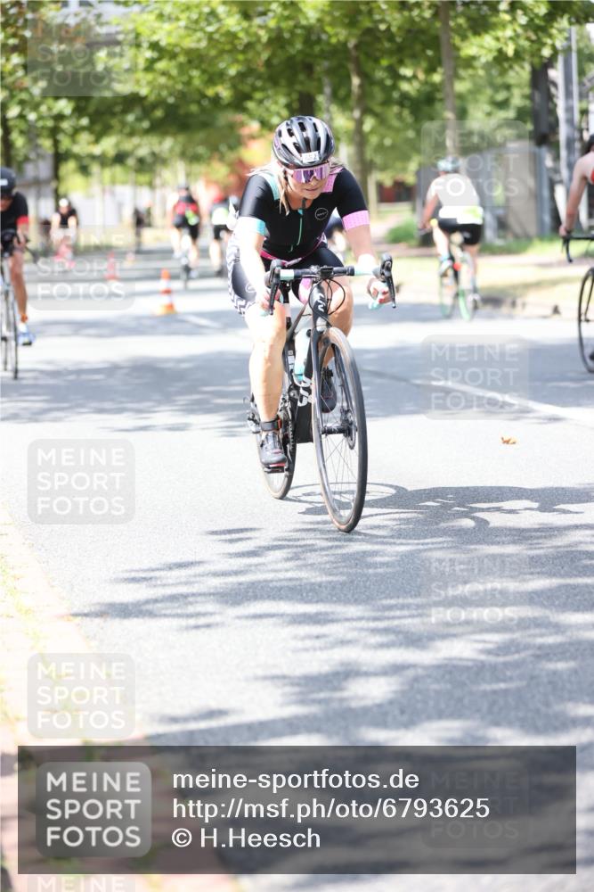 11.08.2024 - GEWOBA Citytriathlon Bremen H.Heesch http://msf.ph/oto/6793625 11.08.2024 13:22:09 Radfahren 312, 494, 545, 579, 639, 643, 661, 663, 668, 682, 717 meine-sportfotos.de