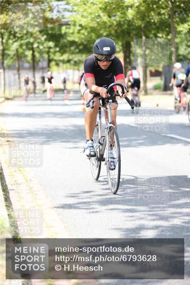 11.08.2024 - GEWOBA Citytriathlon Bremen H.Heesch http://msf.ph/oto/6793628 11.08.2024 13:22:10 Radfahren 312, 494, 545, 579, 639, 643, 661, 663, 668, 682, 717 meine-sportfotos.de