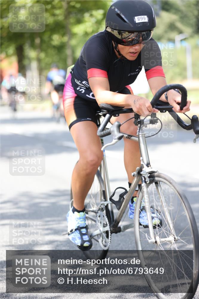 11.08.2024 - GEWOBA Citytriathlon Bremen H.Heesch http://msf.ph/oto/6793649 11.08.2024 13:22:11 Radfahren 312, 494, 523, 545, 579, 639, 643, 661, 663, 668, 682, 717 meine-sportfotos.de