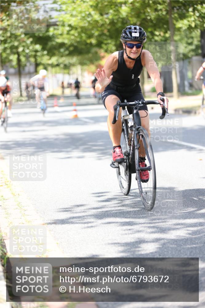 11.08.2024 - GEWOBA Citytriathlon Bremen H.Heesch http://msf.ph/oto/6793672 11.08.2024 13:22:14 Radfahren 312, 494, 523, 545, 579, 639, 643, 661, 663, 668, 682, 717 meine-sportfotos.de