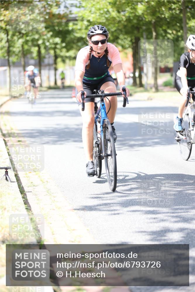 11.08.2024 - GEWOBA Citytriathlon Bremen H.Heesch http://msf.ph/oto/6793726 11.08.2024 13:22:21 Radfahren 312, 490, 494, 523, 579, 590, 620, 643, 661, 663, 717 meine-sportfotos.de