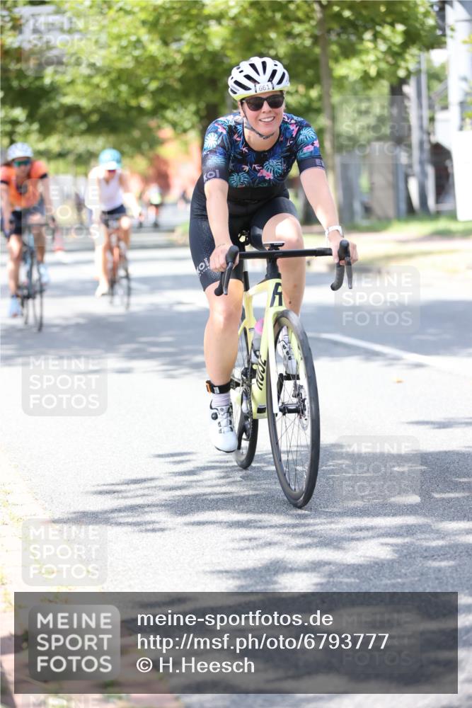 11.08.2024 - GEWOBA Citytriathlon Bremen H.Heesch http://msf.ph/oto/6793777 11.08.2024 13:22:24 Radfahren 312, 490, 494, 523, 579, 590, 620, 643, 661, 663, 707 meine-sportfotos.de